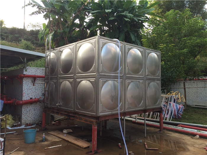 如何對(duì)不銹鋼水箱進(jìn)行選型